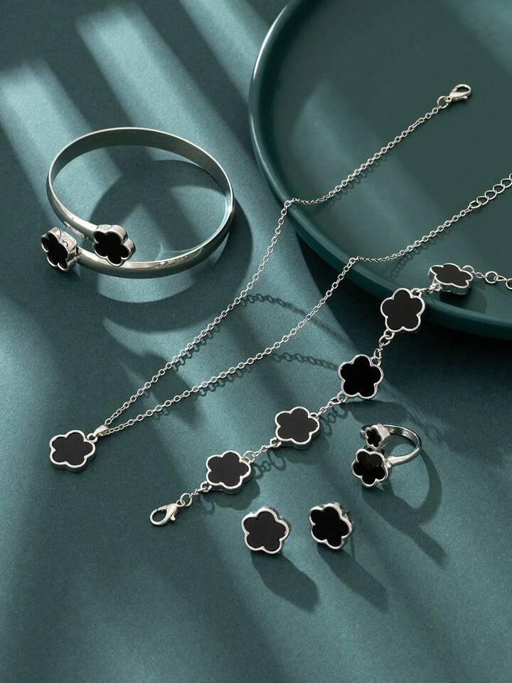 1set(5pcs) clover pendant necklace, bracelet, earrings and ring set in black