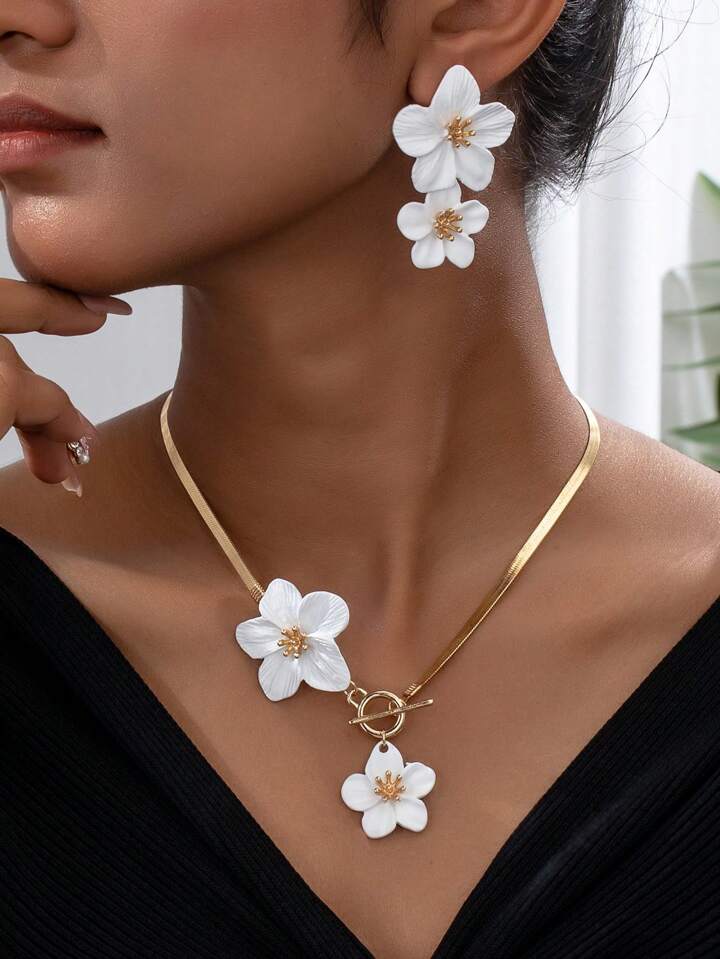 2pcs floral pendant necklace & earinngs set in white