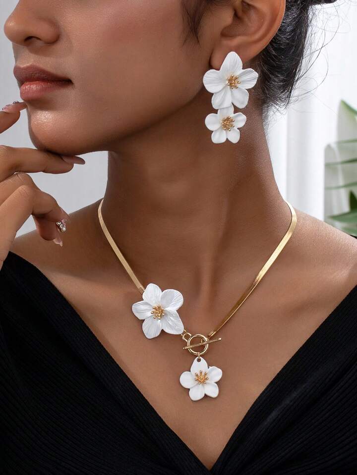 2pcs floral pendant necklace & earinngs set in white