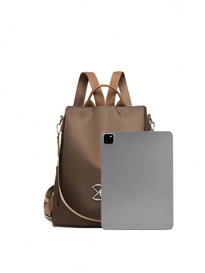 Large capacity shoulder bag in brown