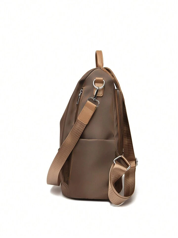Large capacity shoulder bag in brown