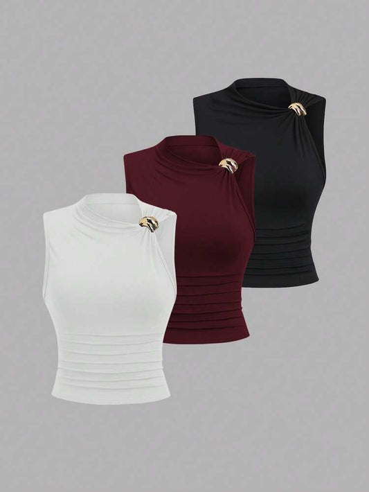 Ruched gold decor top in wine