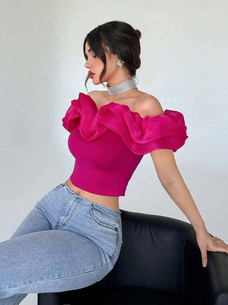 Off shoulder ruffle trim crop top in pink