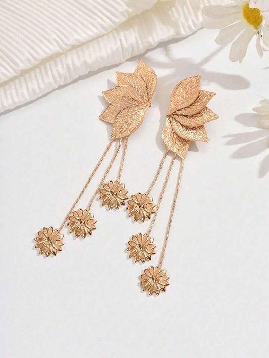 1pair leaf shaped tassel dangle earrings in gold