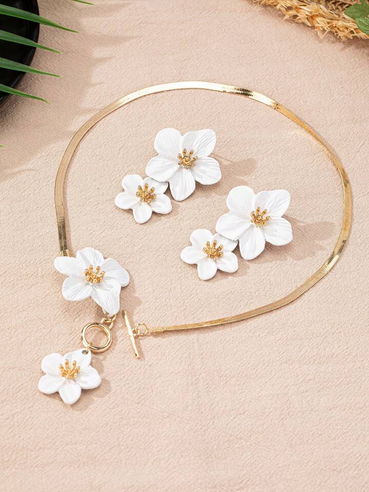 2pcs floral pendant necklace & earinngs set in white
