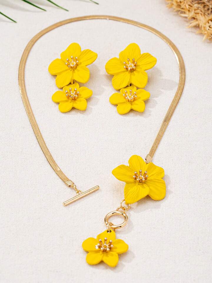 2pcs floral pendant necklace & earinngs set in yellow