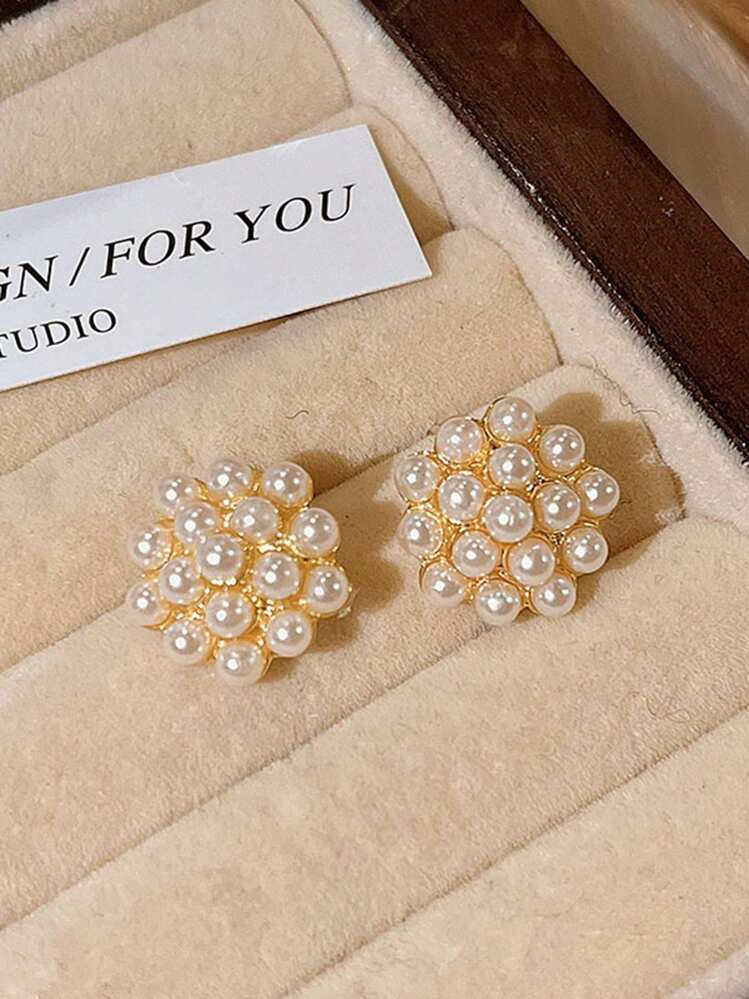 8pcs vintage smooth pearl earrings set in gold