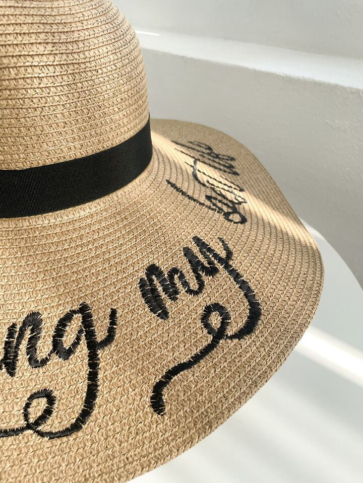 Alphabet pattern wide brim straw hat in khaki