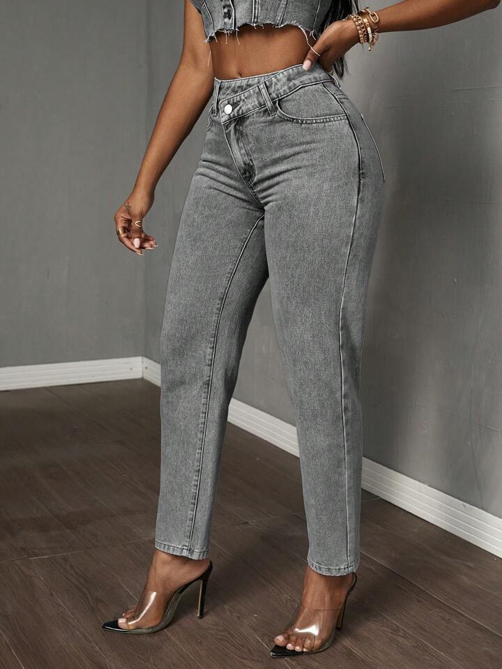 Asymmetric waist pocket tapered jeans in grey