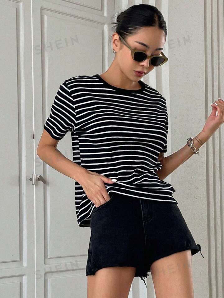 DAZY striped print tee in black