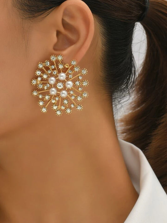 Faux pearl & rhinestone décor stud earrings in gold