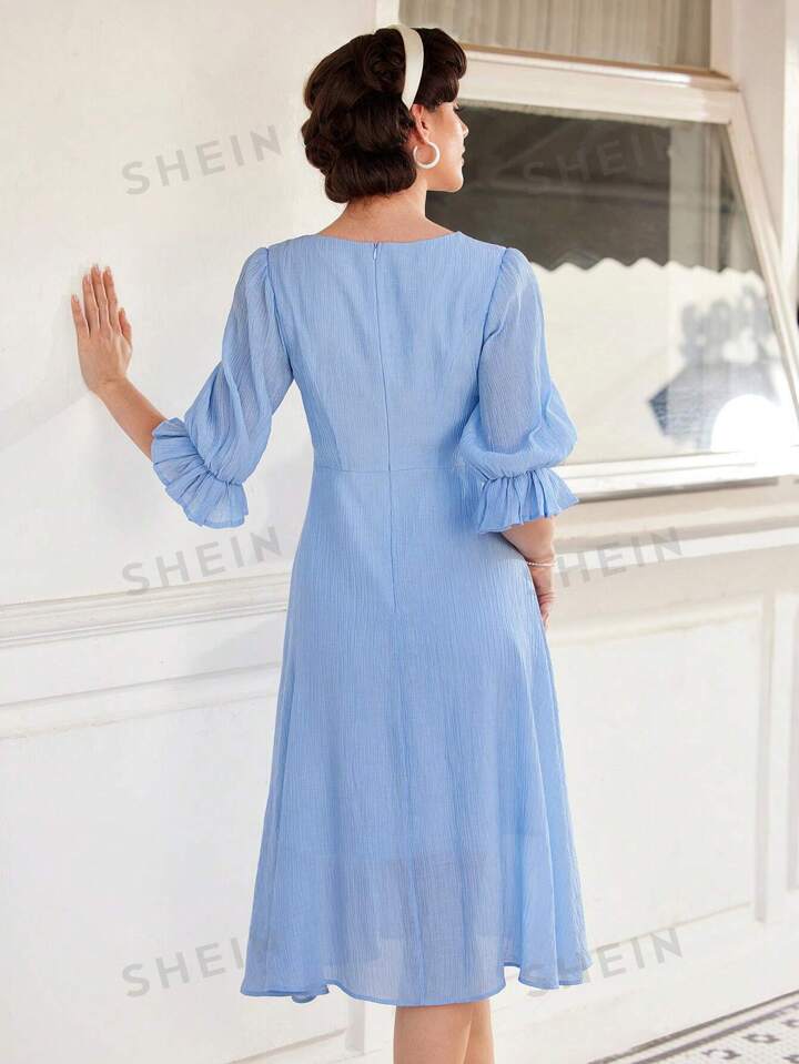 Flounce sleeve sweetheart neckline dress in blue