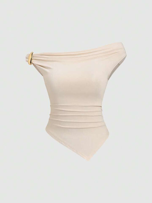 Gold decor twist asymmetric top in nude