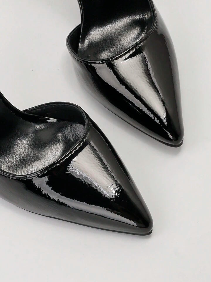 High heel pointed toe in black
