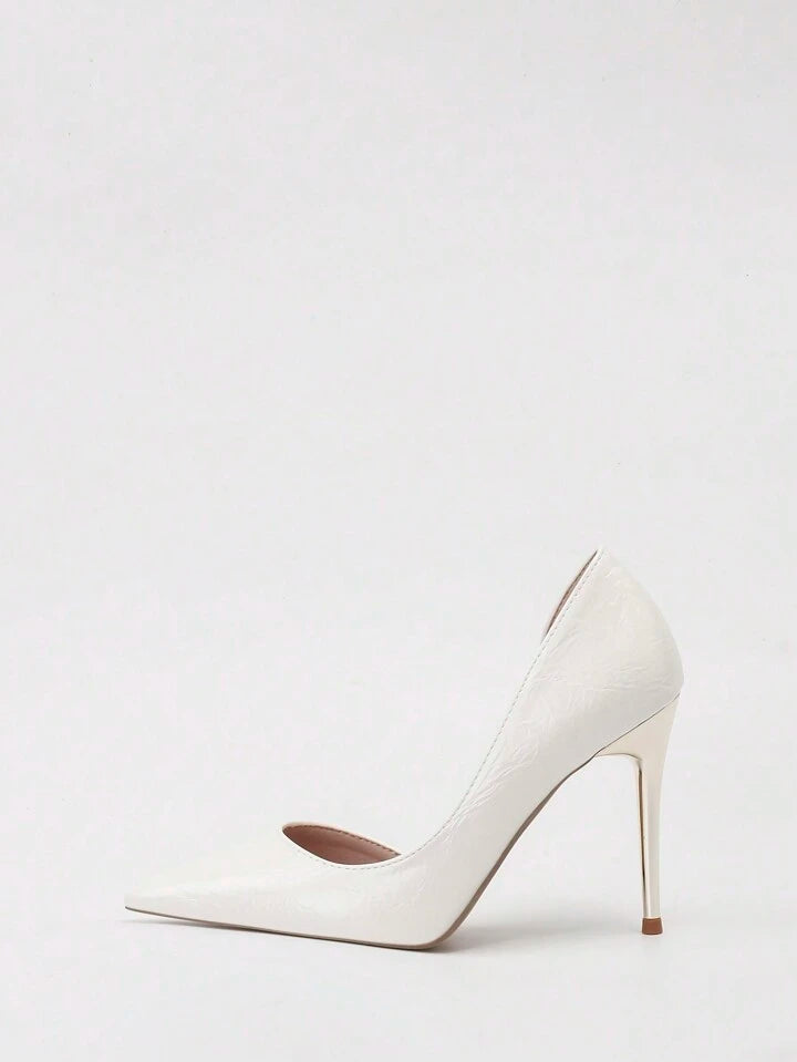 High heel pointed toe in white
