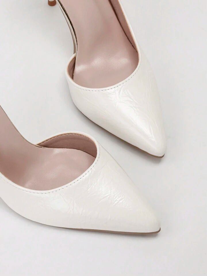 High heel pointed toe in white