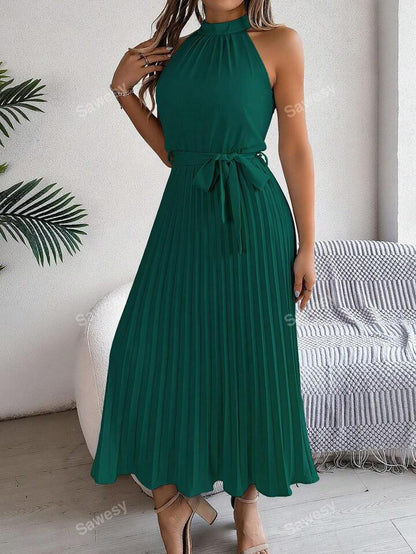 High waist sleeveless pleated dress with belt in green