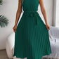 High waist sleeveless pleated dress with belt in green