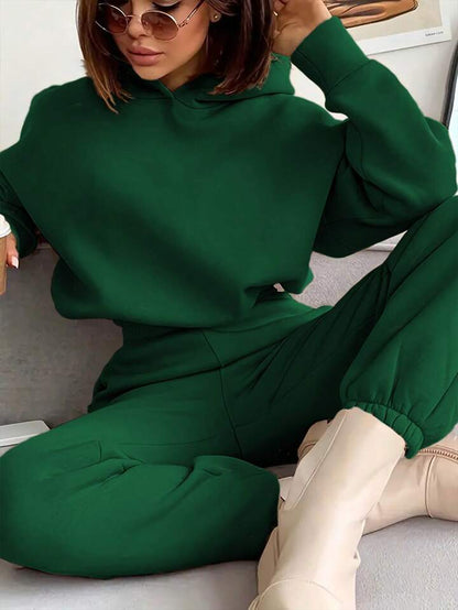 Hooded sweatshirt & sweatpant set in green