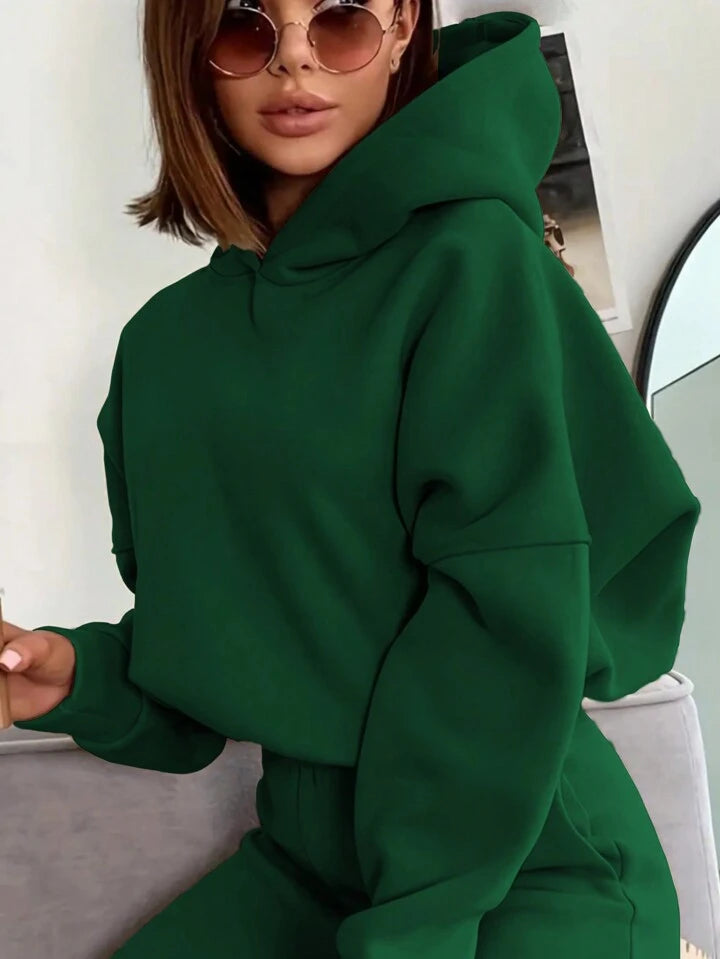 Hooded sweatshirt & sweatpant set in green