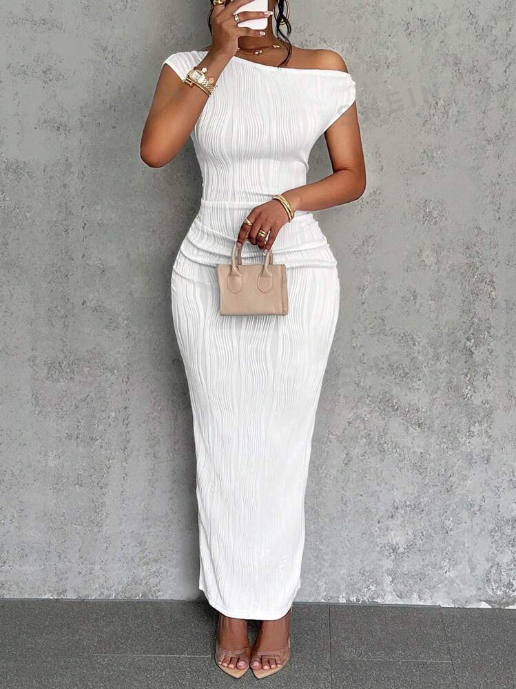 Oblique one shoulder off shoulder front pleated dress in white