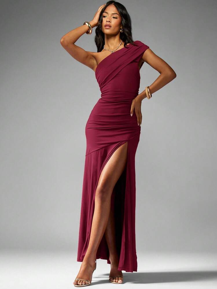 One shoulder ruched split maxi in burgundy
