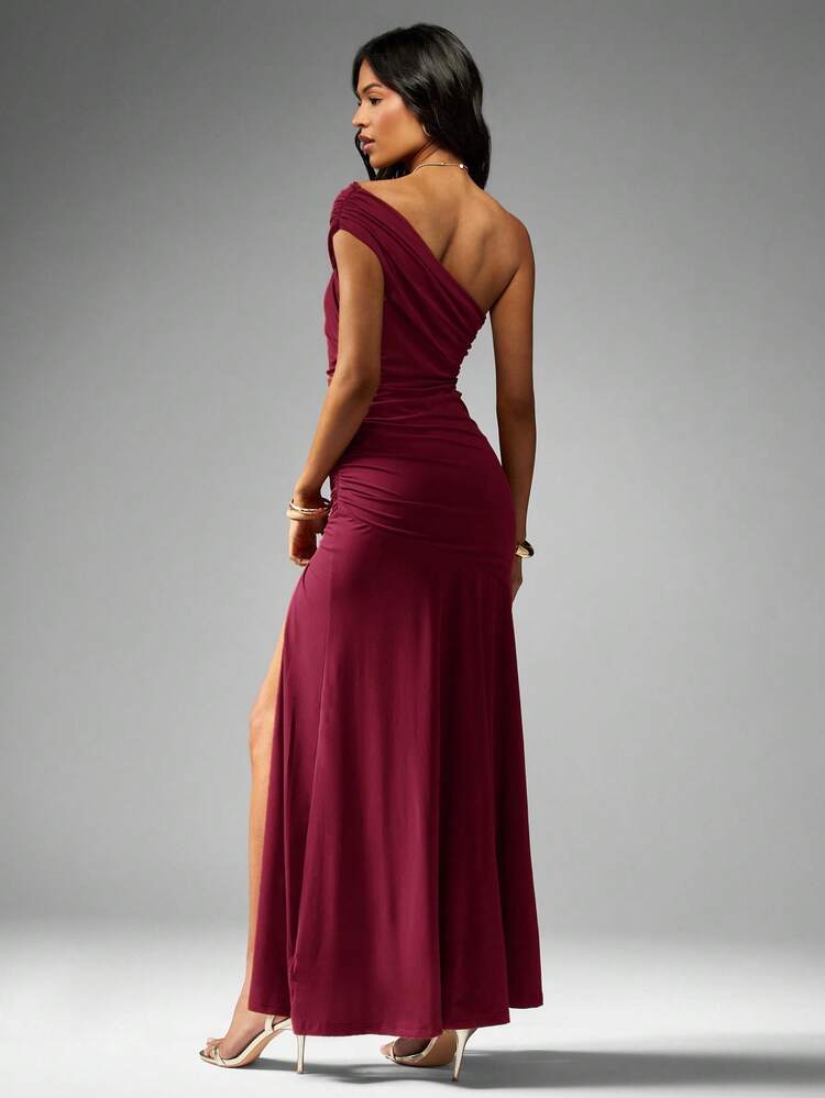 One shoulder ruched split maxi in burgundy