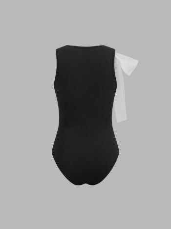 Round neck solid bowknot bodysuit in black