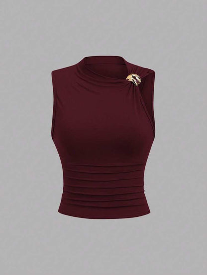 Ruched gold decor top in wine