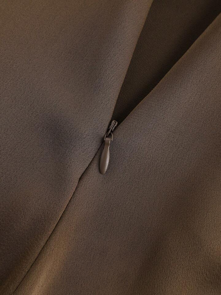 Satin high waist skirt in brown