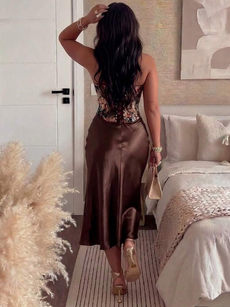 Satin high waist skirt in brown