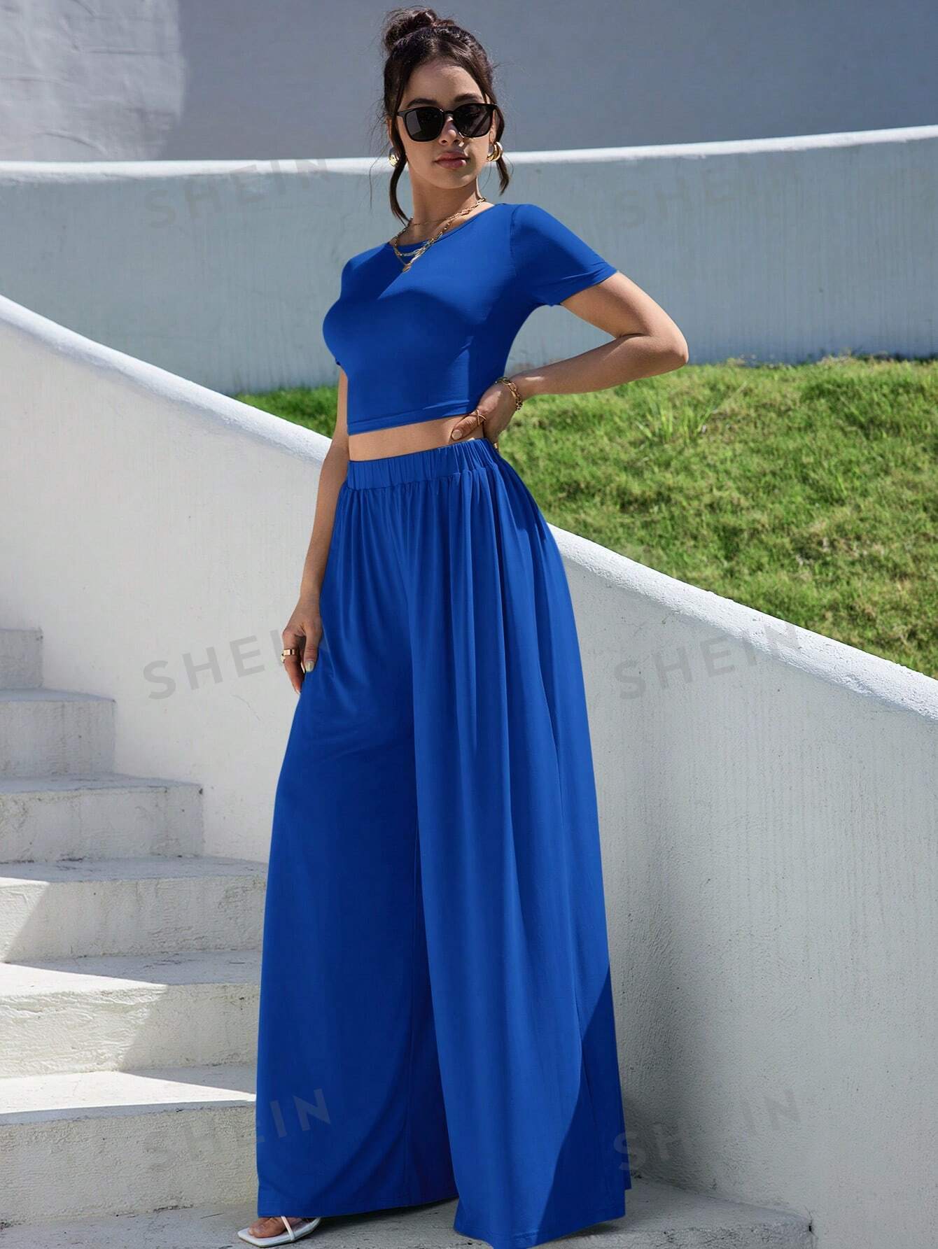 Short sleeve tee & wide leg pants in blue