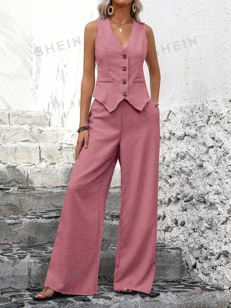 Sleeveless vest & pleated trousers in pink