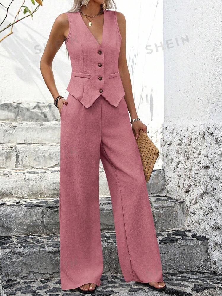 Sleeveless vest & pleated trousers in pink