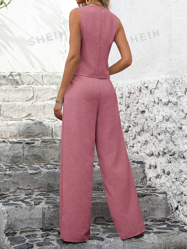 Sleeveless vest & pleated trousers in pink