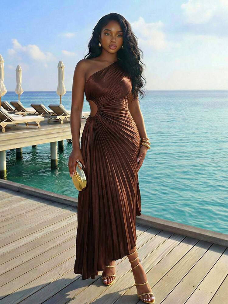 Solid color cut out waist pleated dress in brown