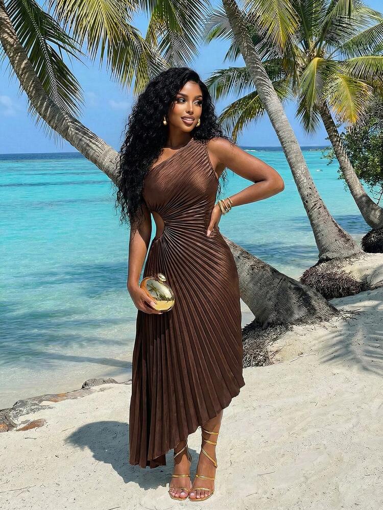 Solid color cut out waist pleated dress in brown
