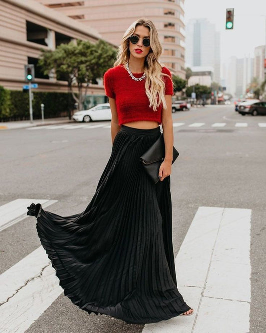 Solid color high waist pleated maxi skirt in black