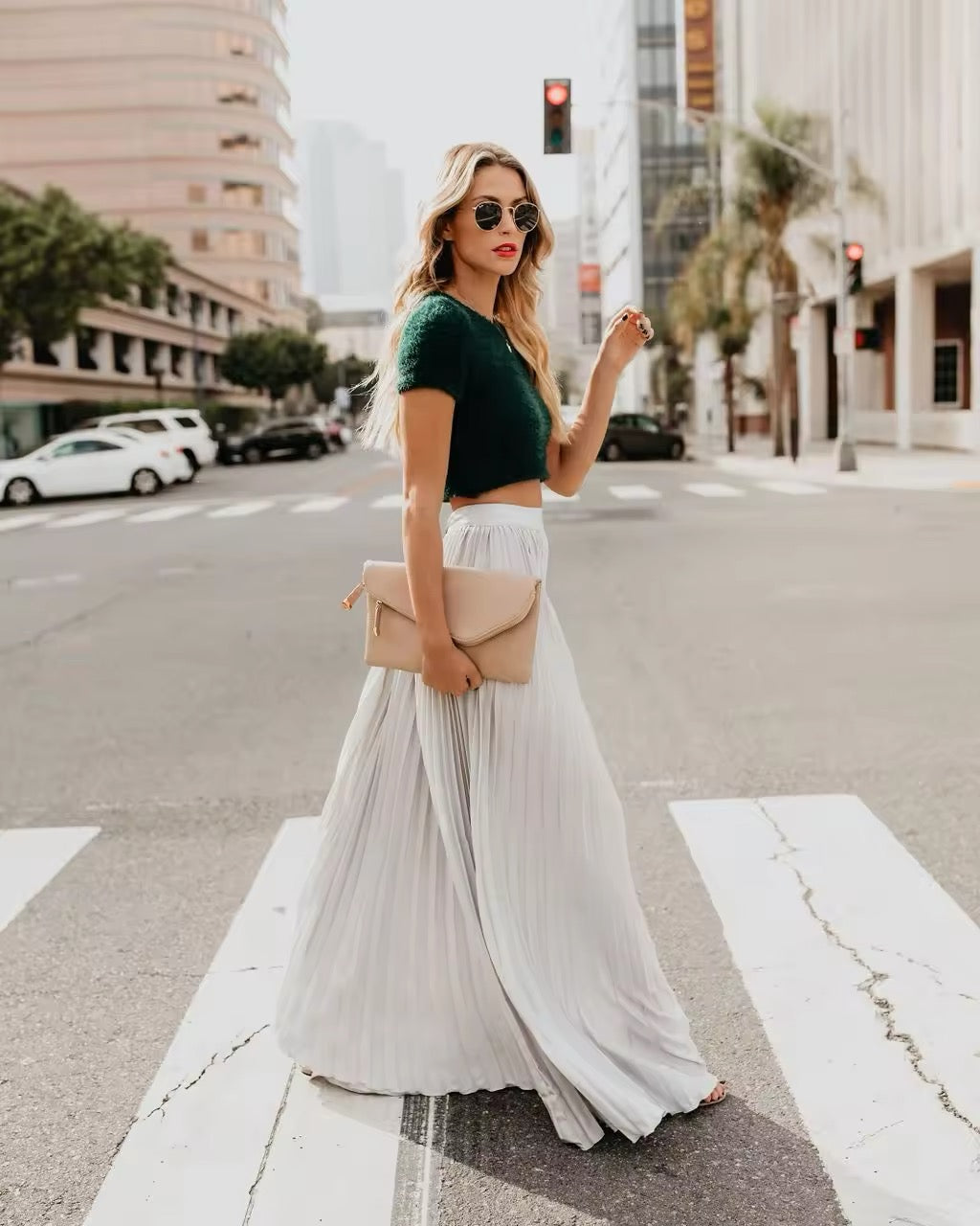 Solid color high waist pleated maxi skirt in white