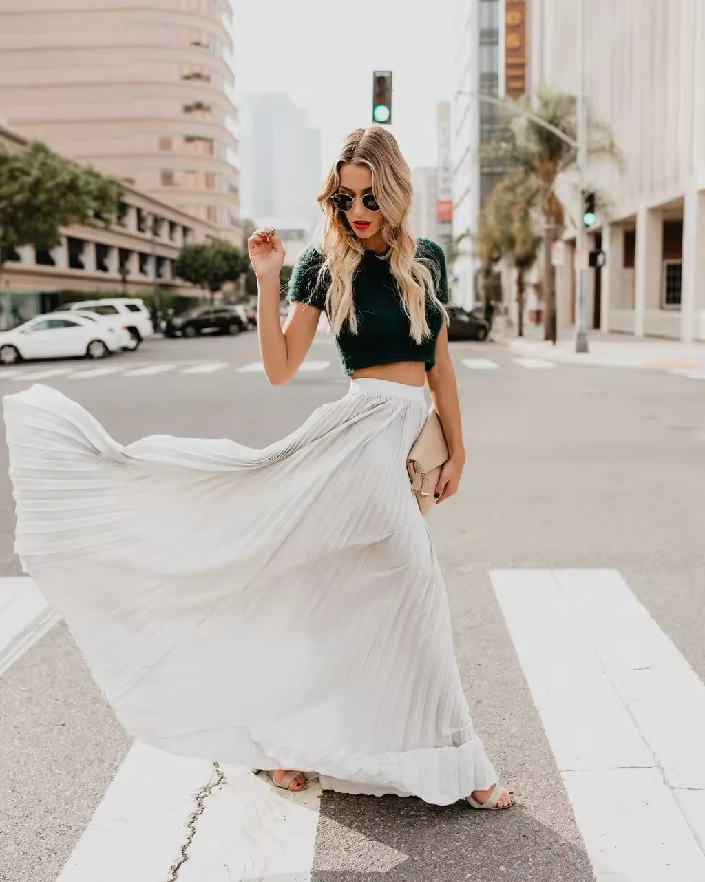 Solid color high waist pleated maxi skirt in white