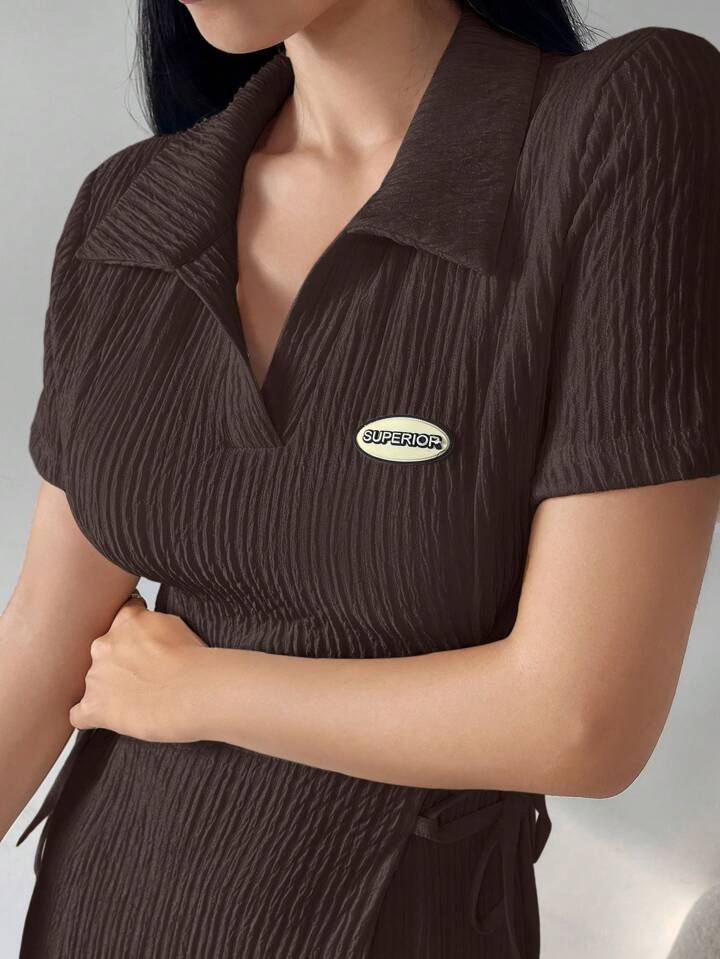 Solid color side tie waist short sleeve dress in brown