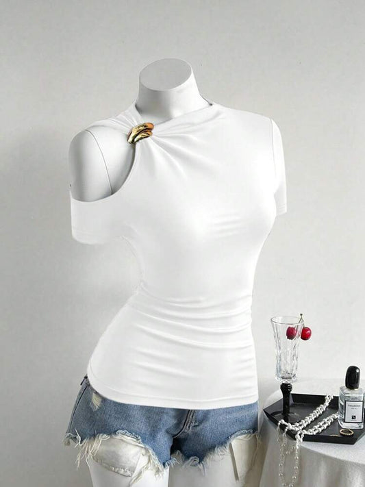 Solid hollow out metal decorated top in white