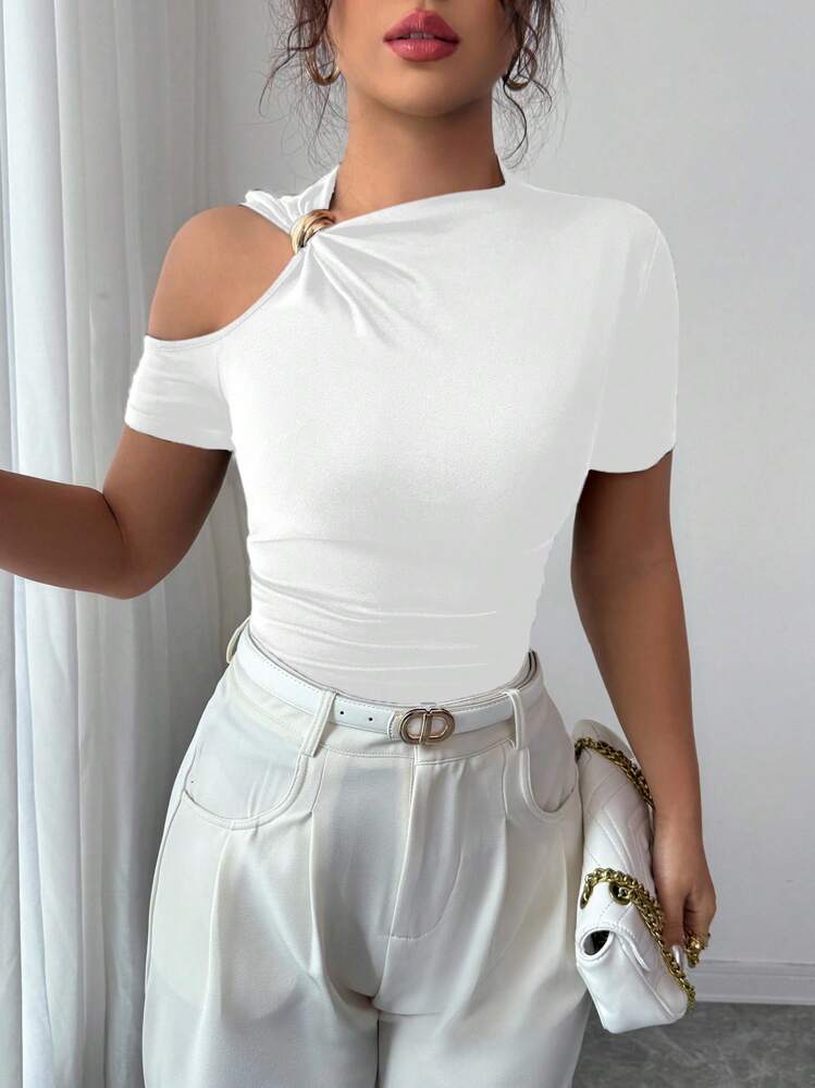 Solid hollow out metal decorated top in white