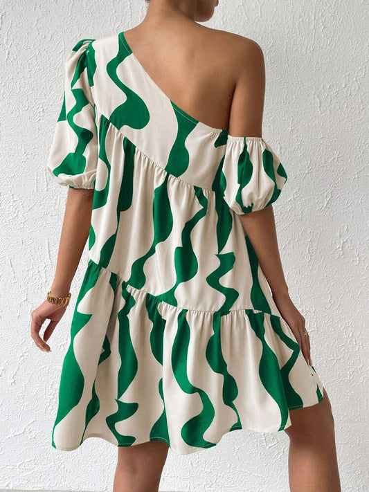 Printed asymmetrcial neck puff sleeve smock dress in green
