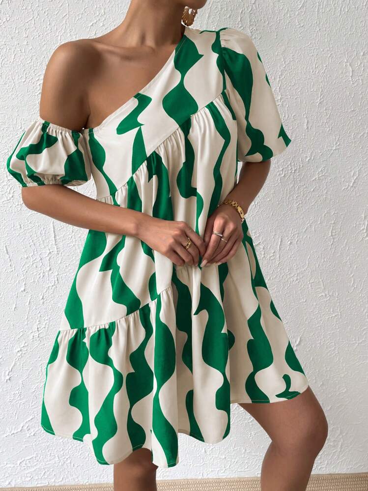 Printed asymmetrcial neck puff sleeve smock dress in green