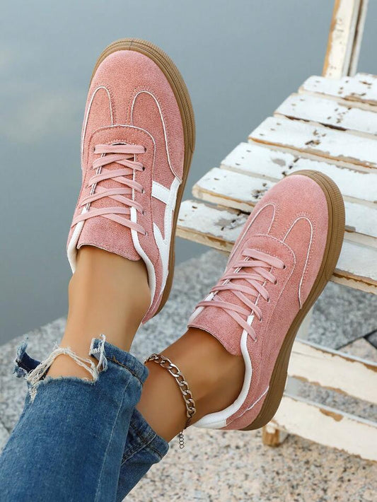 Suede-like lace up shoes in pink